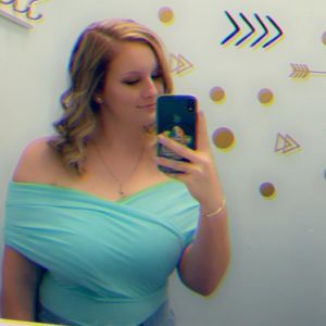 Meet your Posher, Chloe